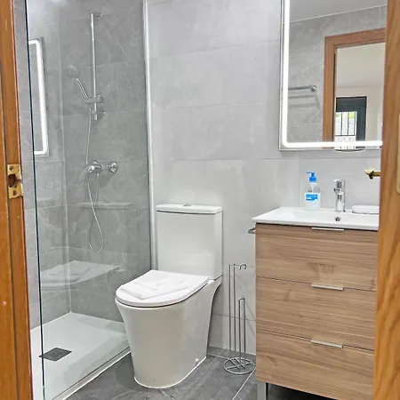 Amplio, Luminoso Y Terraza Privada Con Ac *