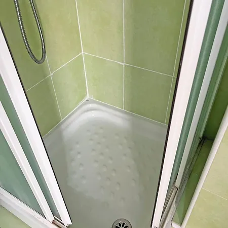 Amplio, Luminoso Y Terraza Privada Con Ac *