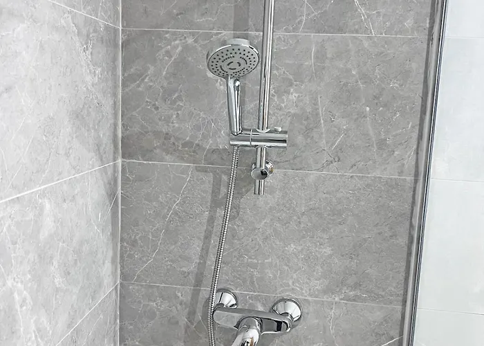 Amplio, Luminoso Y Terraza Privada Con Ac